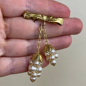 Grape Bunch Gold-tone Brooch Pin Faux Pearl Dangle Charms